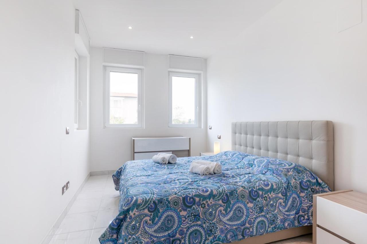 Ferienwohnung Seaside Flat With Swimming Pool And Private Parking Calambrone Exterior foto
