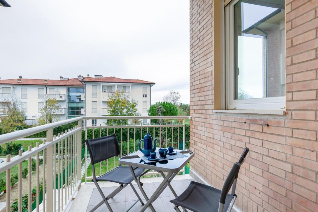 Ferienwohnung Seaside Flat With Swimming Pool And Private Parking Calambrone Exterior foto