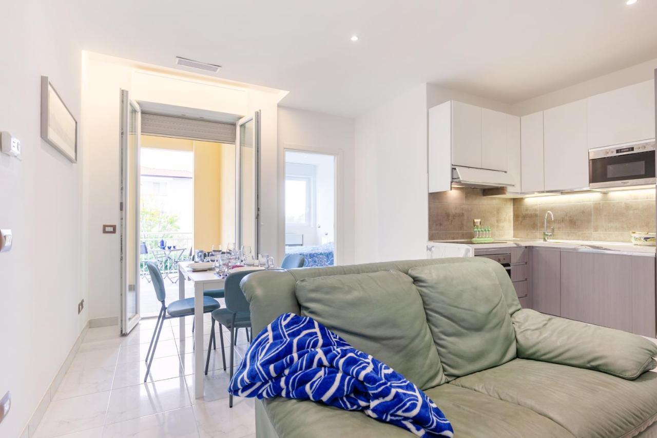 Ferienwohnung Seaside Flat With Swimming Pool And Private Parking Calambrone Exterior foto