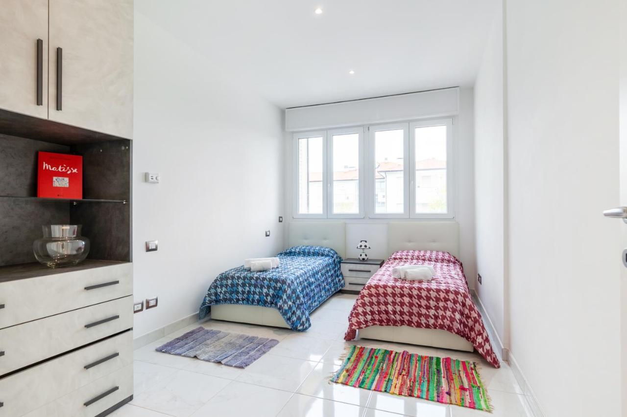 Ferienwohnung Seaside Flat With Swimming Pool And Private Parking Calambrone Exterior foto