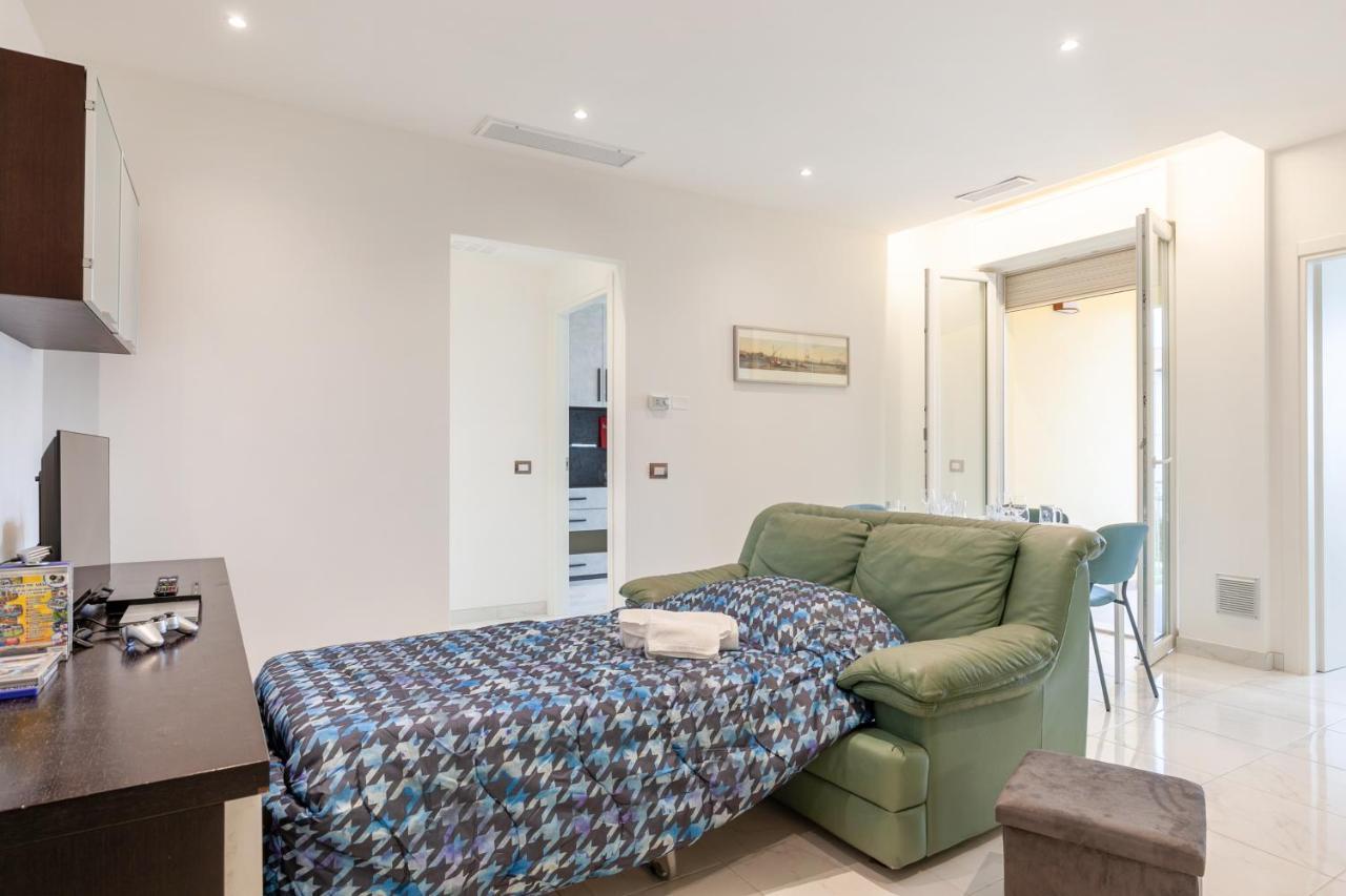 Ferienwohnung Seaside Flat With Swimming Pool And Private Parking Calambrone Exterior foto